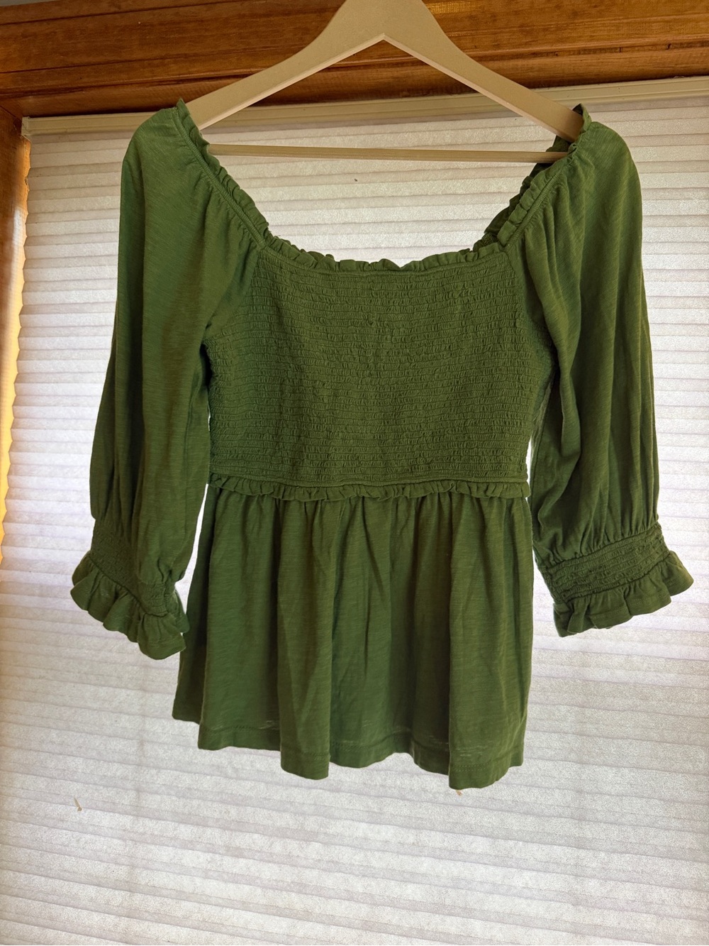 crown & ivy Olive Green Smocked Peasant Tunic S 0144